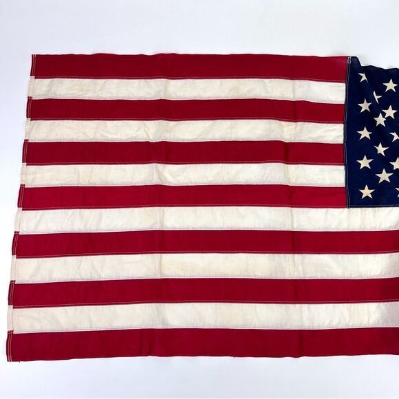 Vintage Valley Forge Flag Co. Spring City PA. 3’ x 5’ 100% Cotton Pioneer Flag - Picture 6 of 13